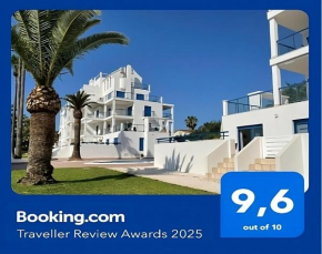 apartamento 4 personas, amplias terrazas y 2OO mt de la playa